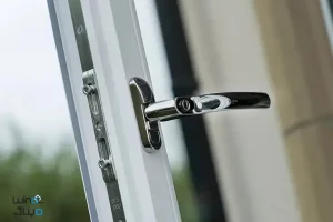 پنجره کشویی با تصویر دستگیره کشویی